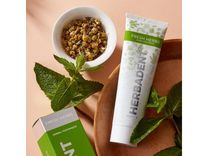 HERBADENT FRESH HERBS Örtbaserad tandkräm med färska örter 75 g bild 3